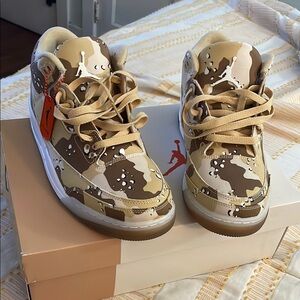 Jordan Women's Camo Sneakers - Tan and Brown